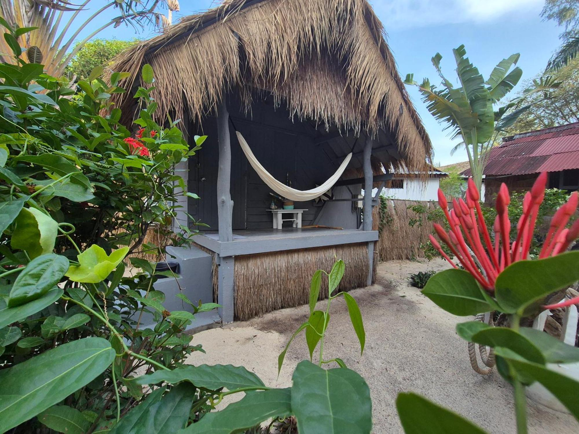 Sea Love Beach Bar & Bungalows Baan Tai Esterno foto